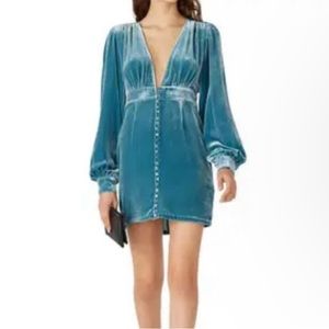 NEON BLONDE
Vapour Velvet Mini Dress size XS